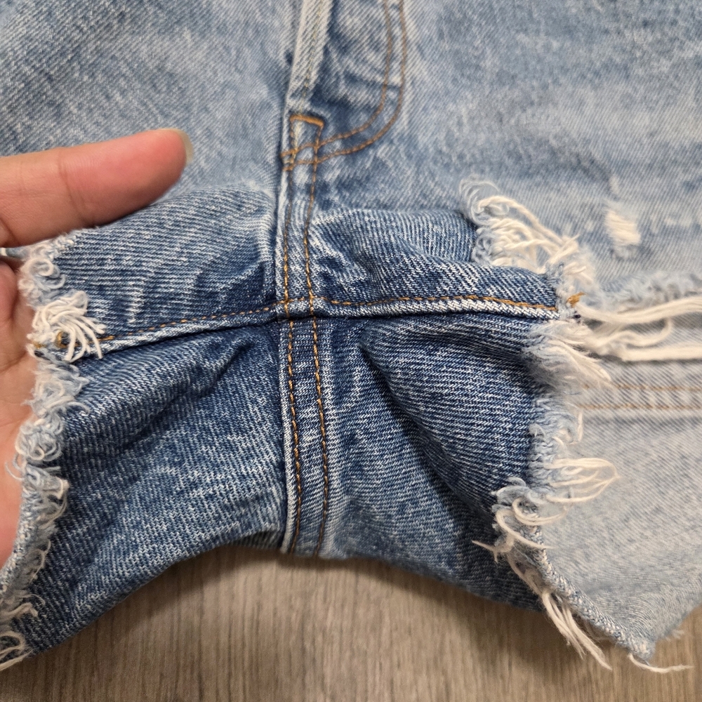 Levi’s 501 Distressed Denim Cutoff Shorts High Rise 100% Cotton Raw Hem Vintage - Picture 4 of 12